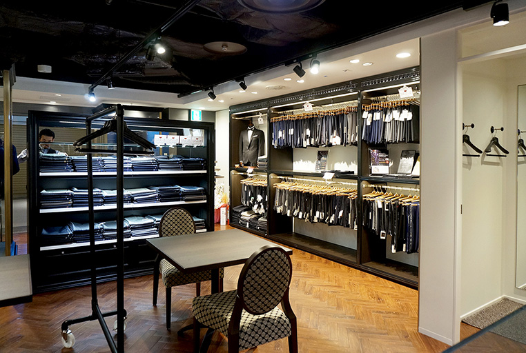 名古屋セントラルパーク店|店内概観